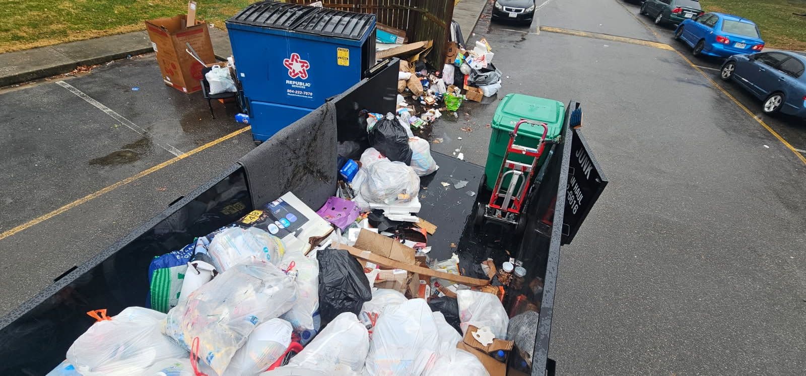 Professional Parking Lot Cleanup in Richmond image