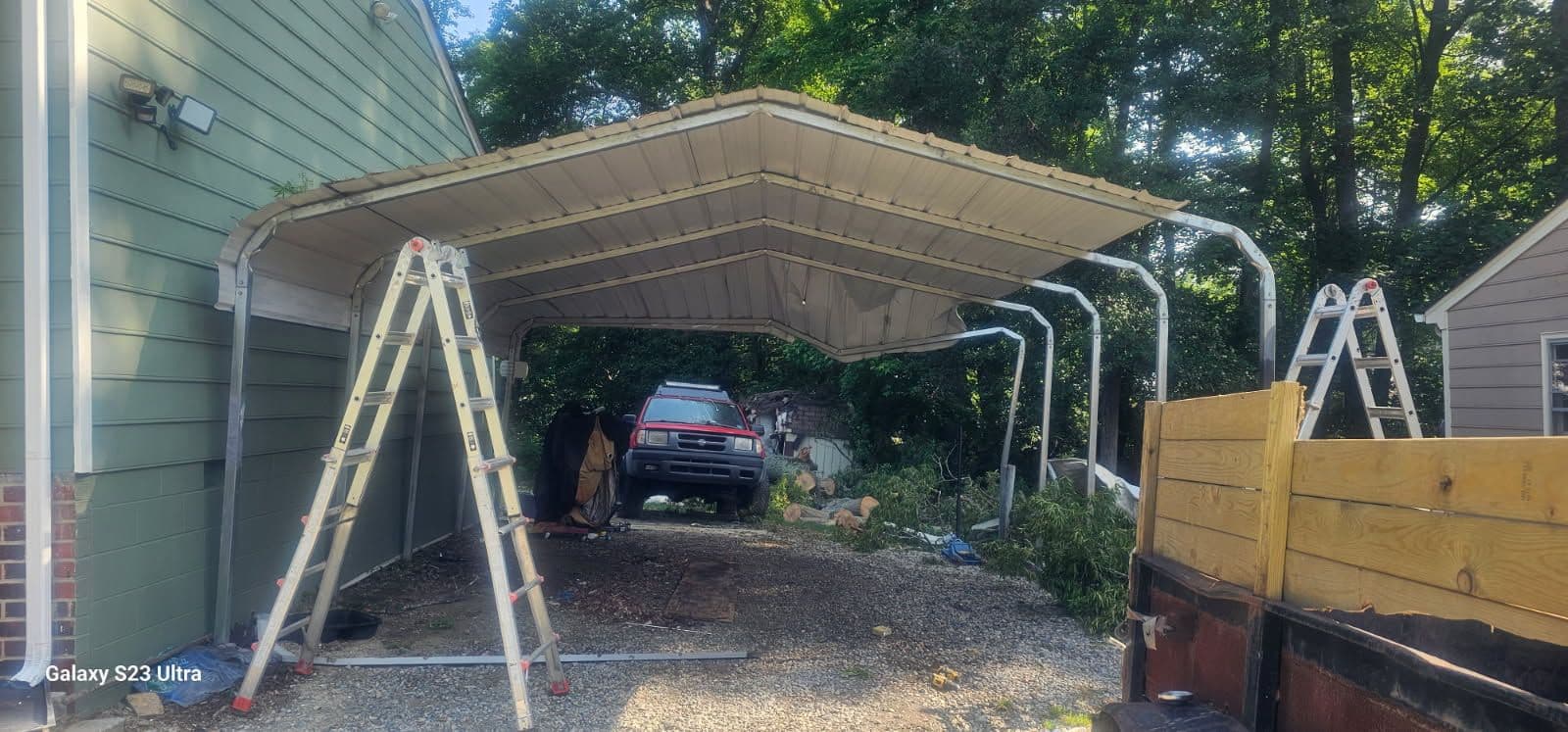 Efficient Carport Removal Service for a Cleaner Space image