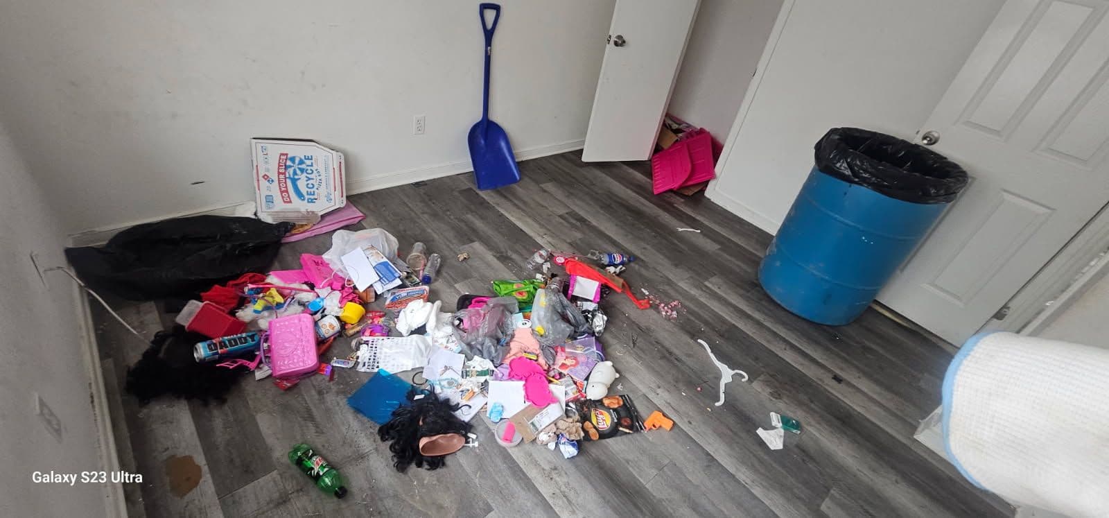 Efficient Apartment Clean-Out Services in Richmond image
