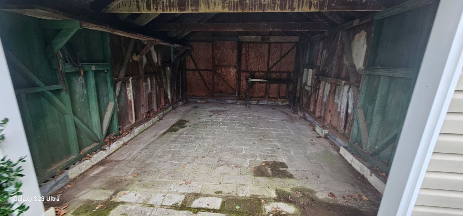Tidy Up Garage with Expert Cleanouts image