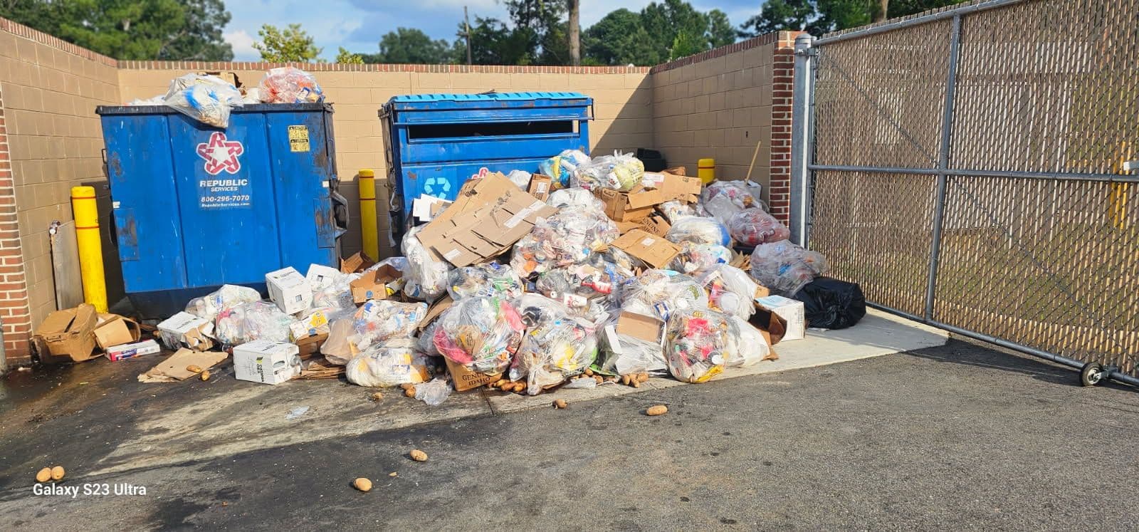 Expert Trash Cleanup Services for Clean Spaces image