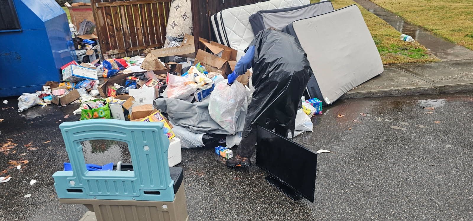 Junk Removal Service That Gives You Space Back image