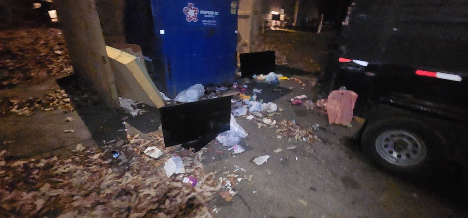 Junk Pickup in Colonial Heights - Day or Night image