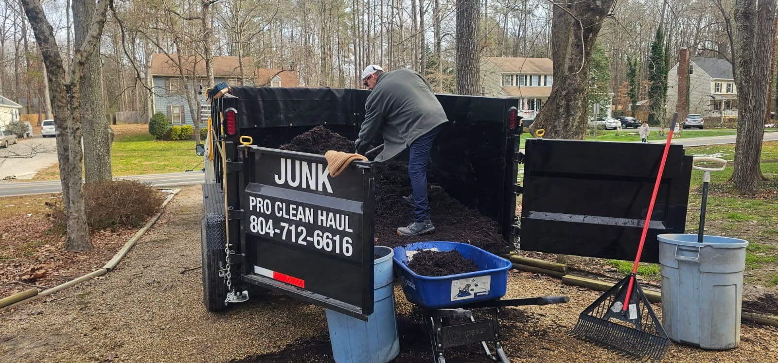 Enhance Your Yard with Pro Clean Haul's Mulch Delivery image